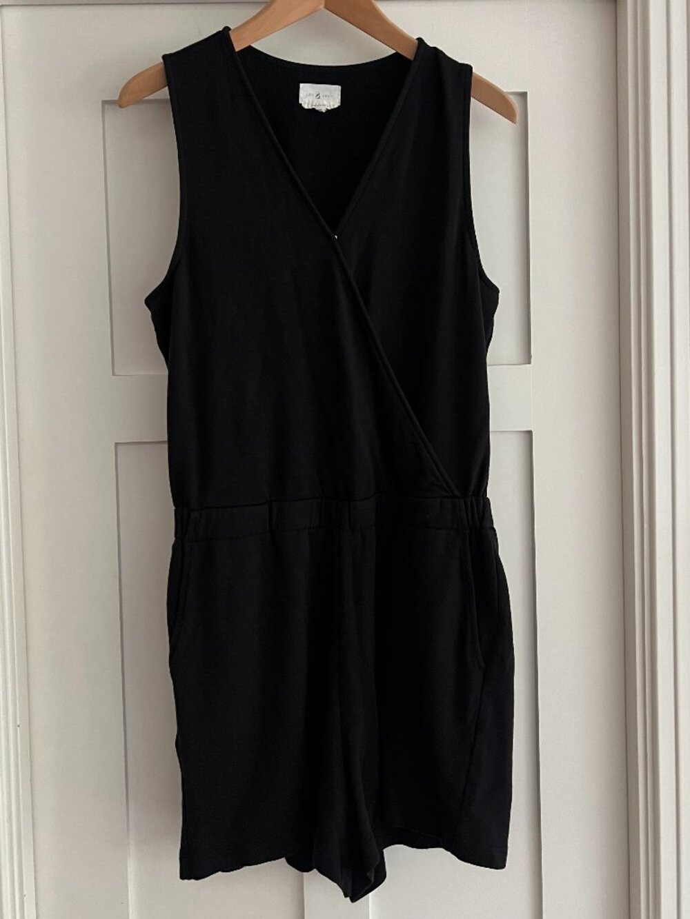 Lou & Grey signature soft romper Black sleeveless size medium
